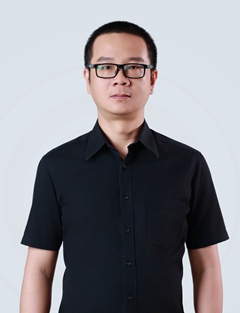 李华